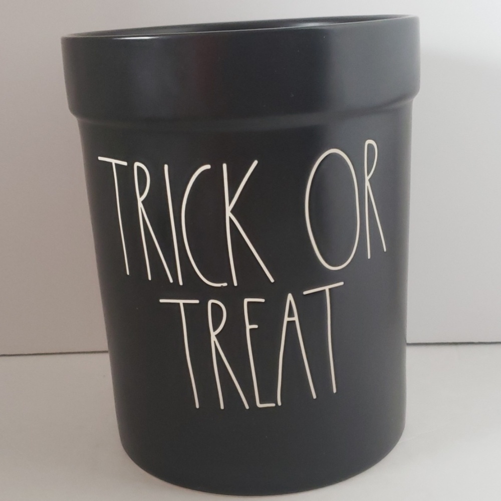 Rae Dunn - Trick or Treat Utensil Holder
